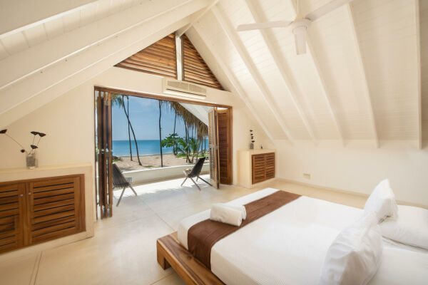 Imagen 3 de Casa grande, de pie sobre la arena, frente al mar en Caribe