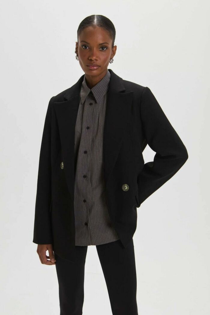 Imagem de Blazer Ursula Preto Le Blog