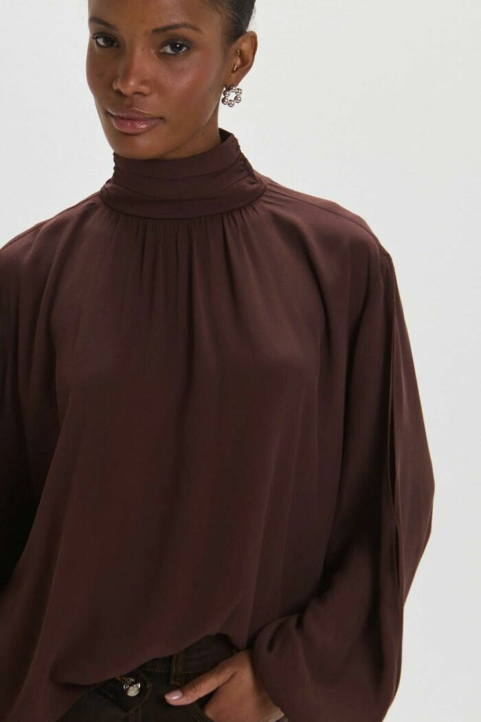 Imagem de Blusa Andy Marrom Ganache Le Blog
