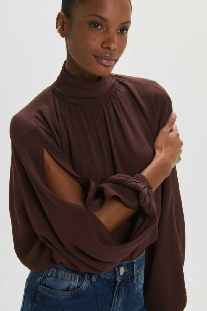 Imagem de Blusa Andy Marrom Ganache Le Blog
