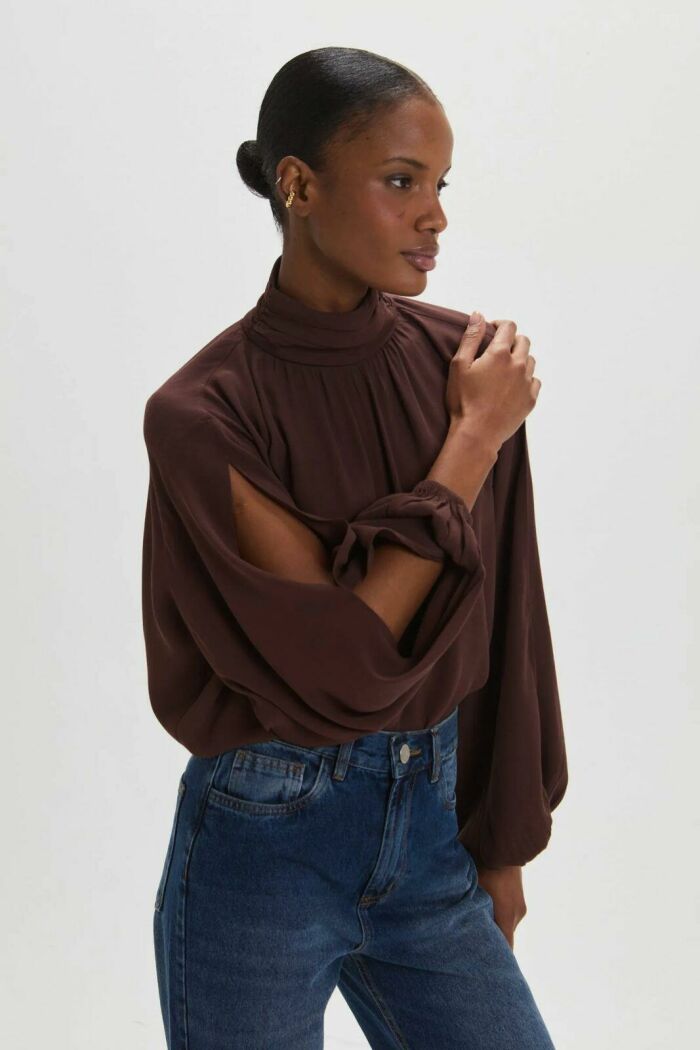 Imagem de Blusa Andy Marrom Ganache Le Blog