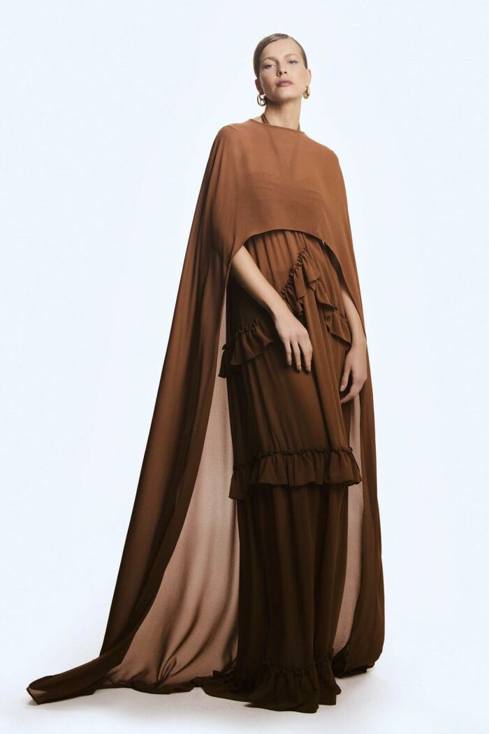 Imagem de Capa Alongada Com Fluidez Marrom Canela Zen