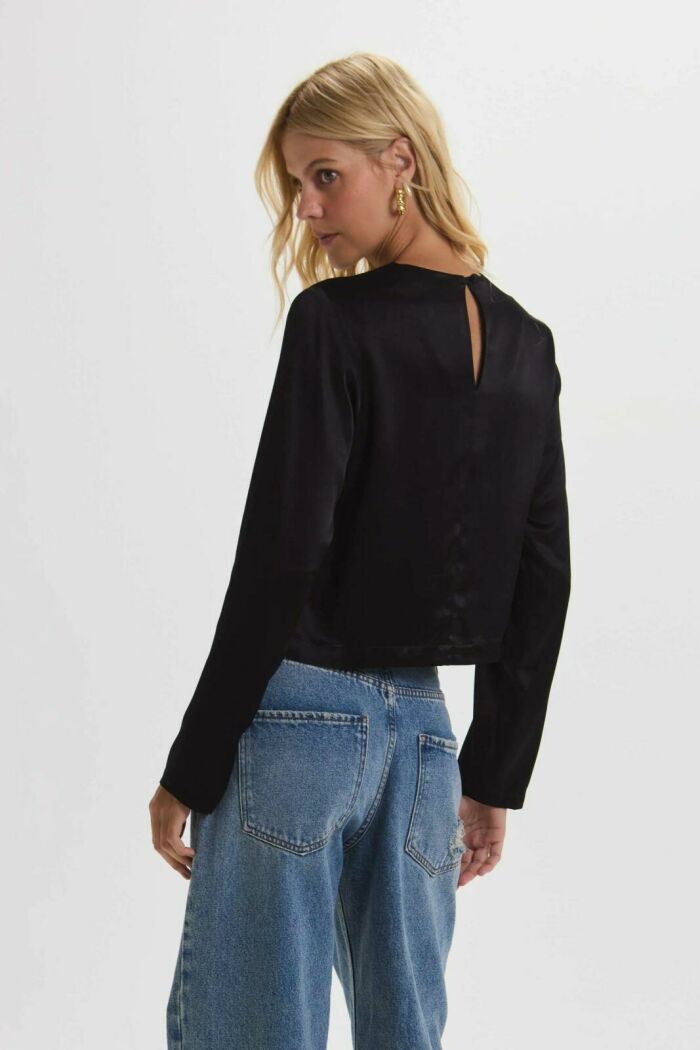 Imagem de Blusa Viviane Preto Le Blog