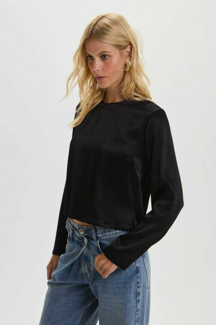 Imagem de Blusa Viviane Preto Le Blog