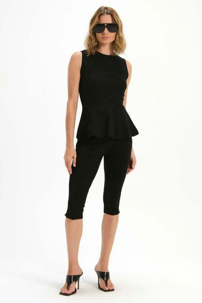 Imagem de Calça Corsário Bety Preta Le Blog