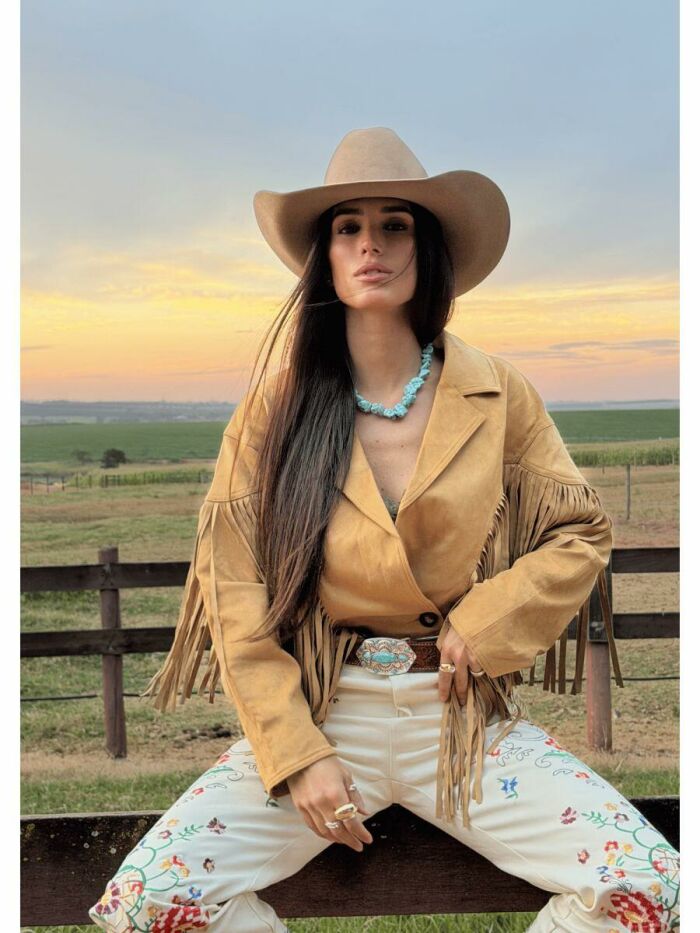 Imagem de Jaqueta Curta Com Franjas Caramelo Mais Um Fashion