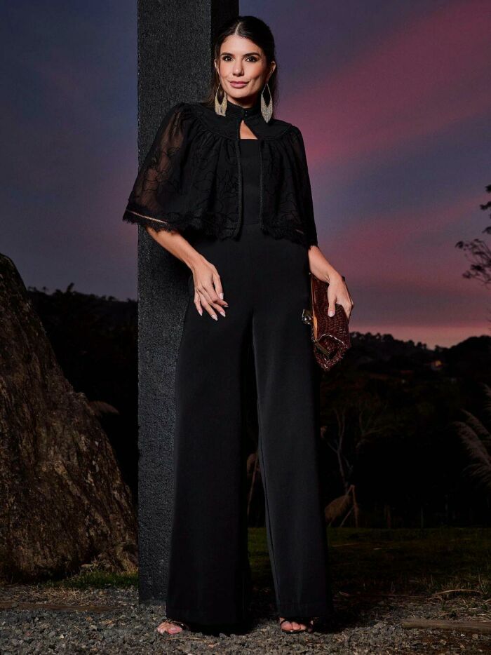 Imagem de Macacão Crepe Com Capa De Renda Preto Luzia Fazzolli