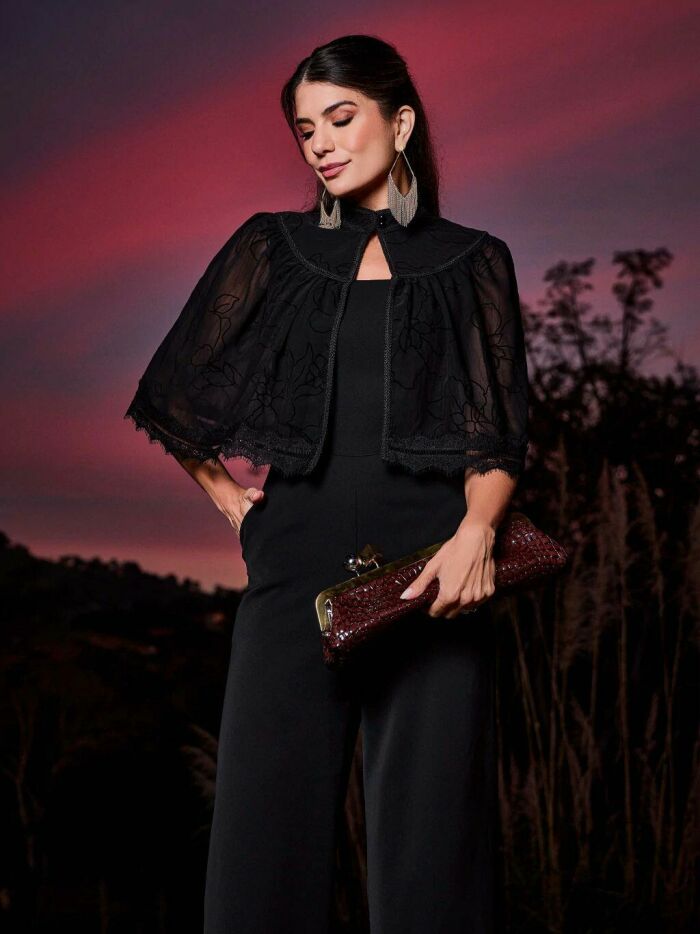 Imagem de Macacão Crepe Com Capa De Renda Preto Luzia Fazzolli