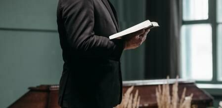 Imagem de compartilhamento para o artigo Justiça nega vínculo empregatício a pastor após 13 anos de atuação em igreja de MS da MS Todo dia