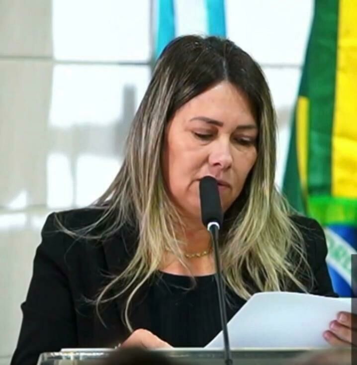 Imagem de compartilhamento para o artigo Vereadora Rosângela Marçal cobra da prefeitura a lista dos médicos que atuam na rede pública de saúde de Costa Rica da MS Todo dia