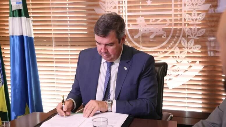 Imagem de compartilhamento para o artigo Contingenciamento de gastos: Governador e secretários assinam decreto para manter investimentos, sem aumentar impostos da MS Todo dia
