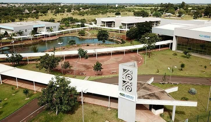 Imagem de compartilhamento para o artigo UEMS abre processo seletivo para 51 cursos com ingresso por meio do histórico escolar do ensino médio da MS Todo dia