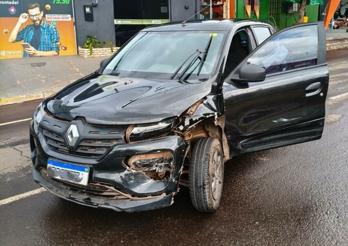 Imagem de compartilhamento para o artigo Carro com registro de apropriação indébita é recuperado pela PM após acidente da MS Todo dia