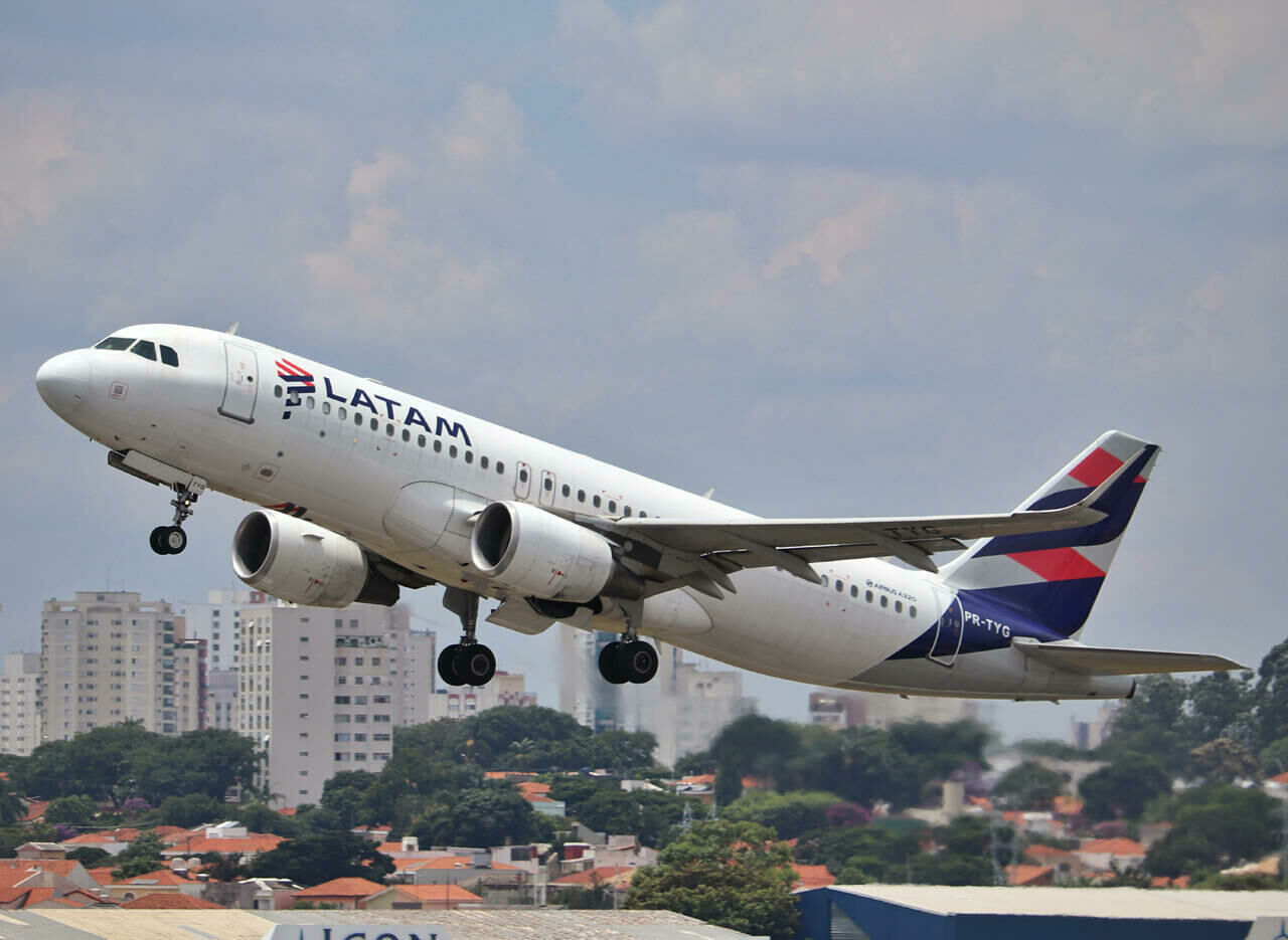 Imagem de compartilhamento para o artigo Avião apresenta pane durante decolagem e deixa passageiros assustados em MS da MS Todo dia