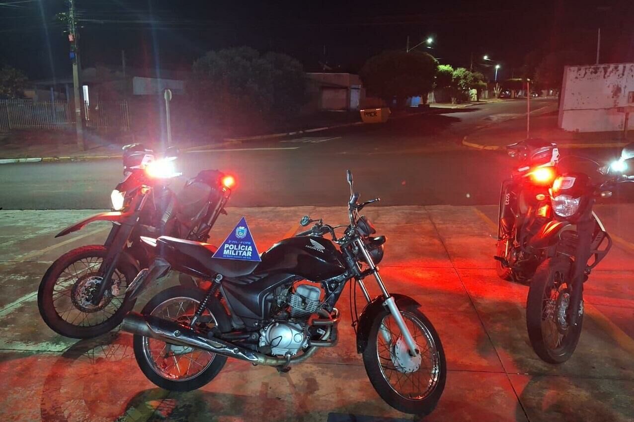 Imagem de compartilhamento para o artigo Casal é preso em ação policial após roubar motocicleta em Costa Rica da MS Todo dia