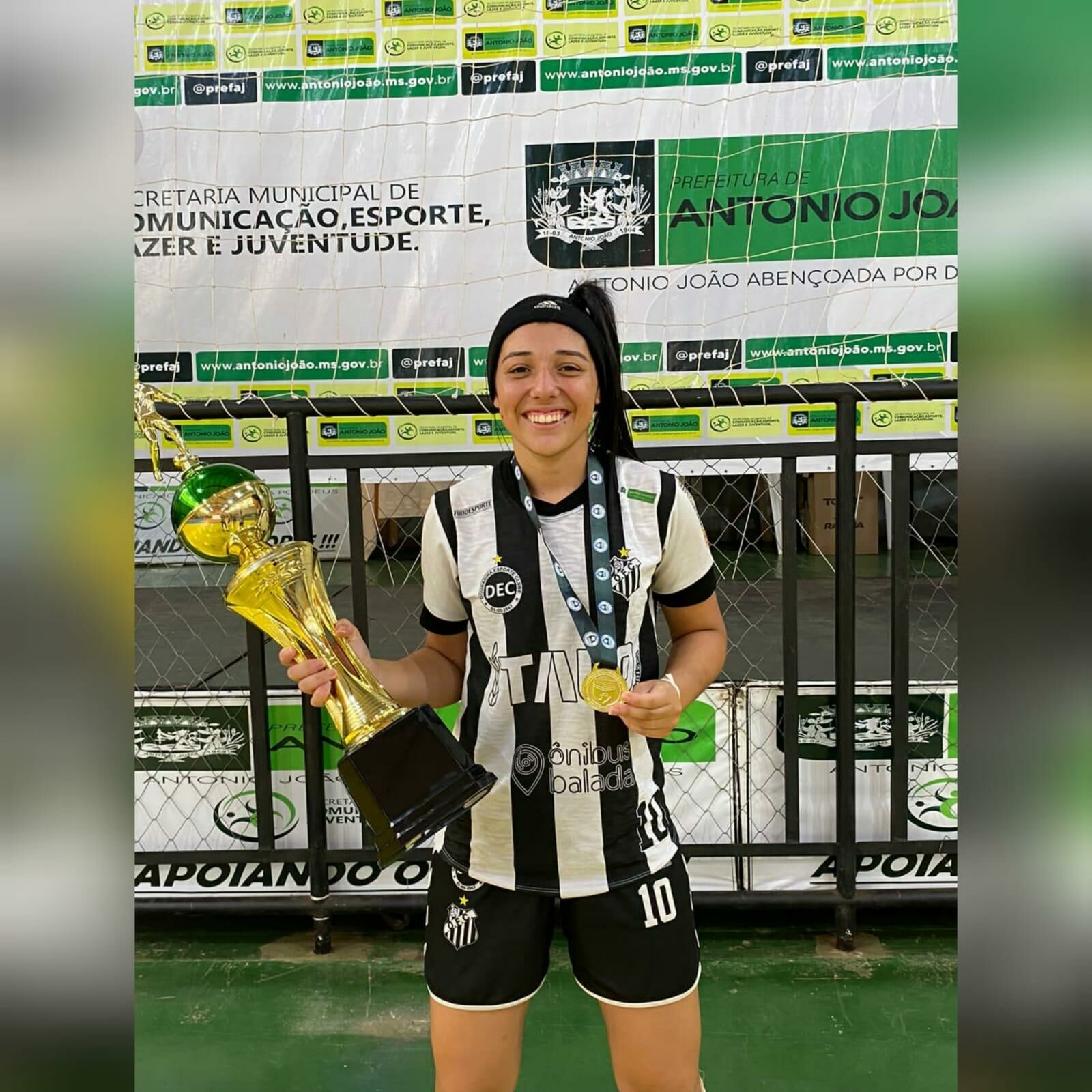 Imagem de compartilhamento para o artigo Jogadora de Costa Rica é campeã pelo Dec Operário no Campeonato Estadual de Futsal Feminino sub-17 da MS Todo dia