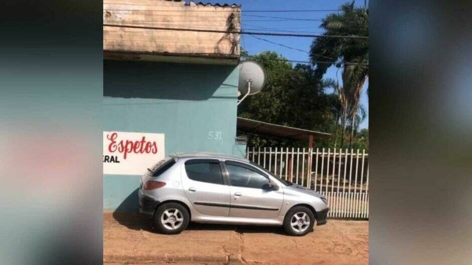 Imagem de compartilhamento para o artigo Em pleno Halloween, carro desgovernado atinge veículos e para ao bater em muro em Rio Verde da MS Todo dia