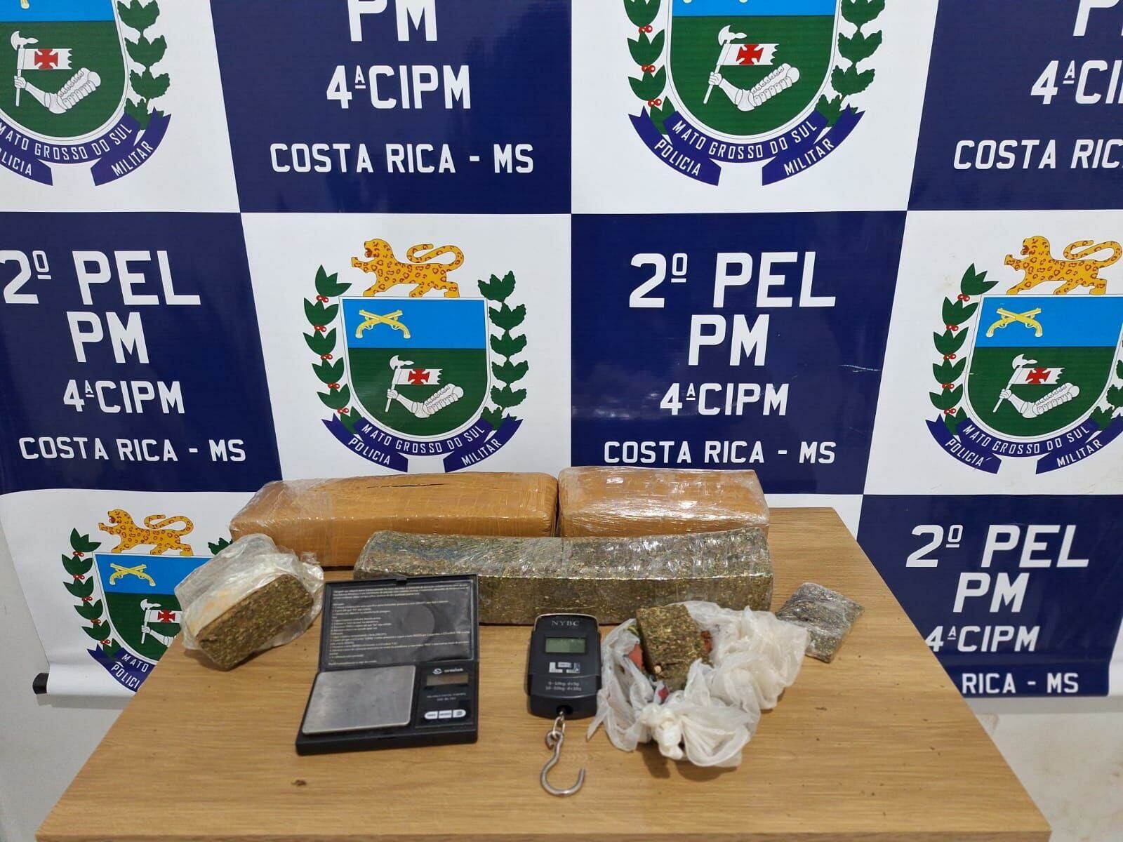 Imagem de compartilhamento para o artigo Polícia Militar de Costa Rica Prende Homem com Mais de 3kg de Maconha Após Denúncias de Disparos e Ameaças da MS Todo dia