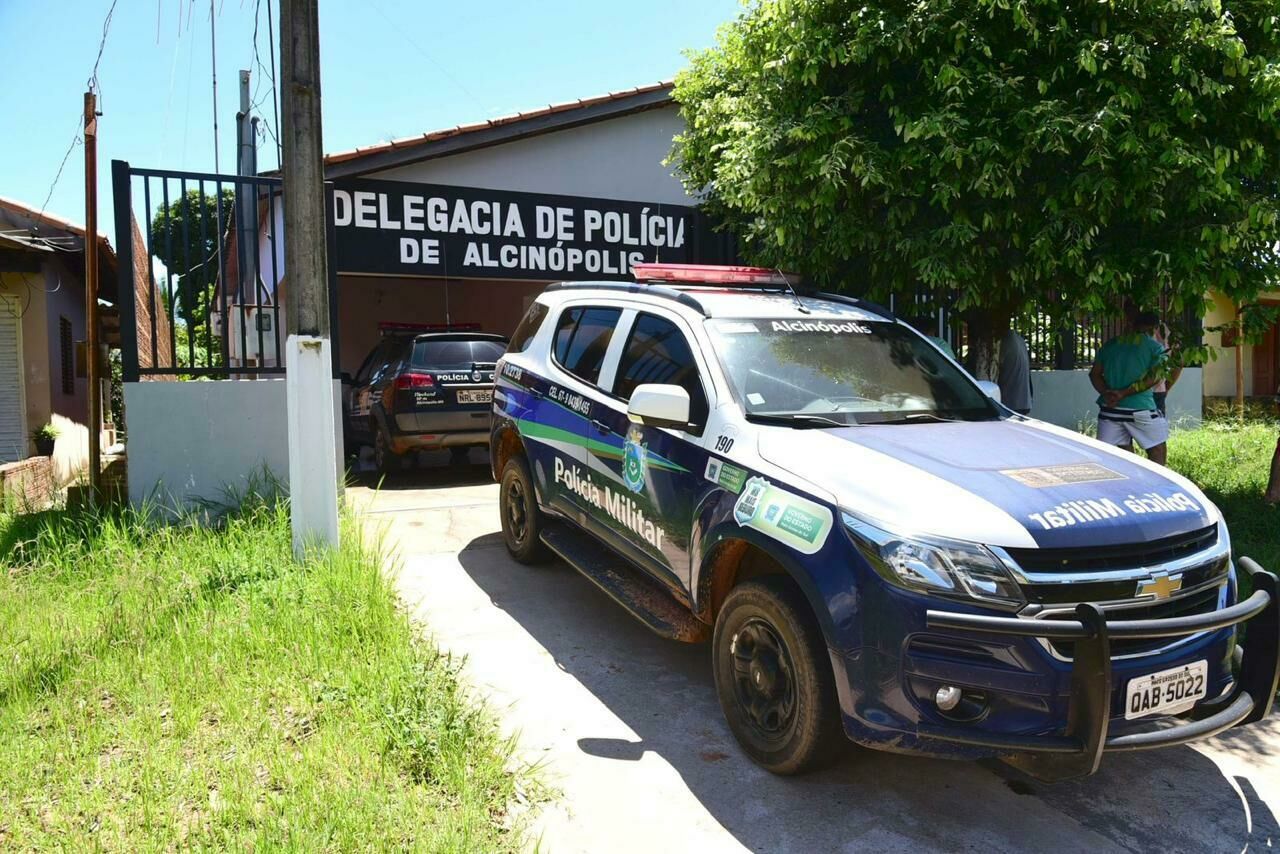 Imagem de compartilhamento para o artigo Homem é esfaqueado por colega de trabalho em alojamento em Alcinópolis da MS Todo dia