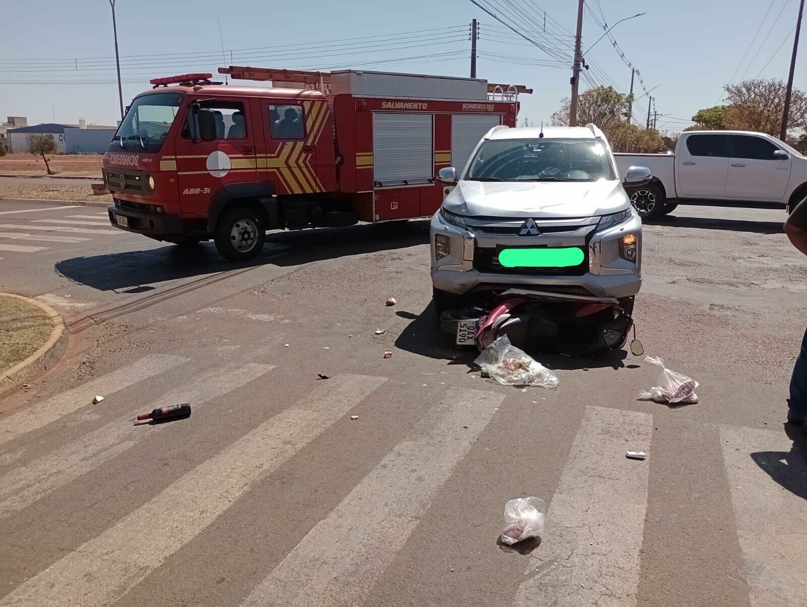 Imagem de compartilhamento para o artigo Duas pessoas ficam feridas em acidente entre moto e caminhonete em Chapadão do Sul da MS Todo dia