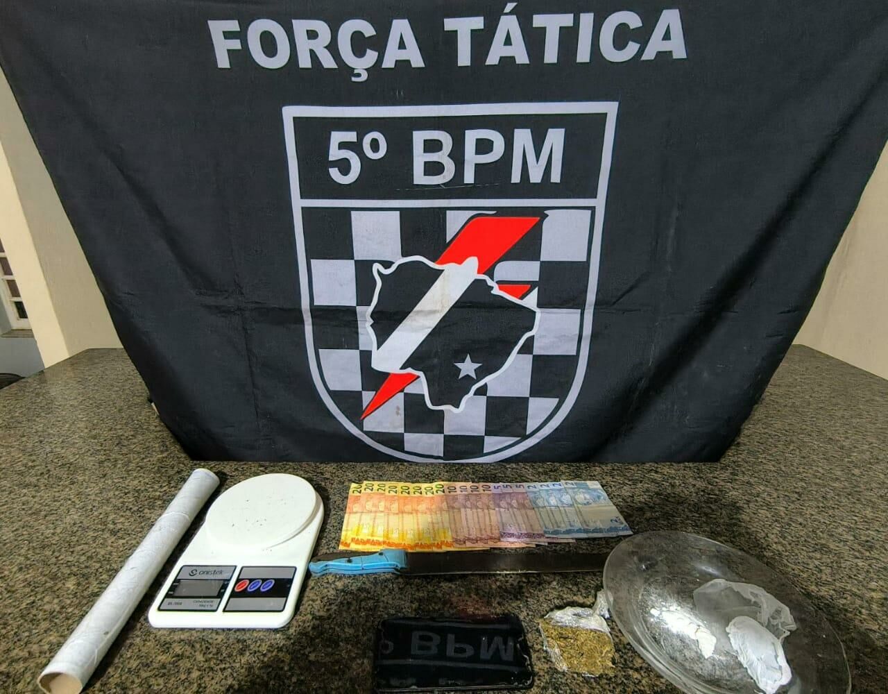 Imagem de compartilhamento para o artigo Homem é preso por tráfico de drogas após tentativa de fuga em Coxim da MS Todo dia