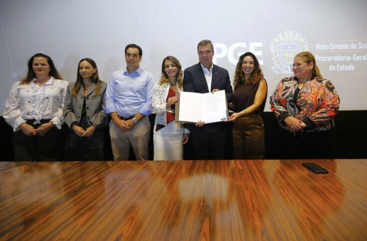 Imagem de compartilhamento para o artigo Governo de MS assina decreto para tornar linguagem pública mais clara ao cidadão da MS Todo dia