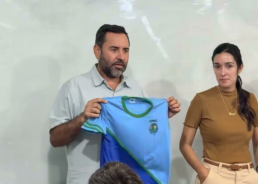 Imagem de compartilhamento para o artigo Prefeito Weliton Guimarães anuncia entrega de novos uniformes para alunos da rede municipal de Alcinópolis da MS Todo dia