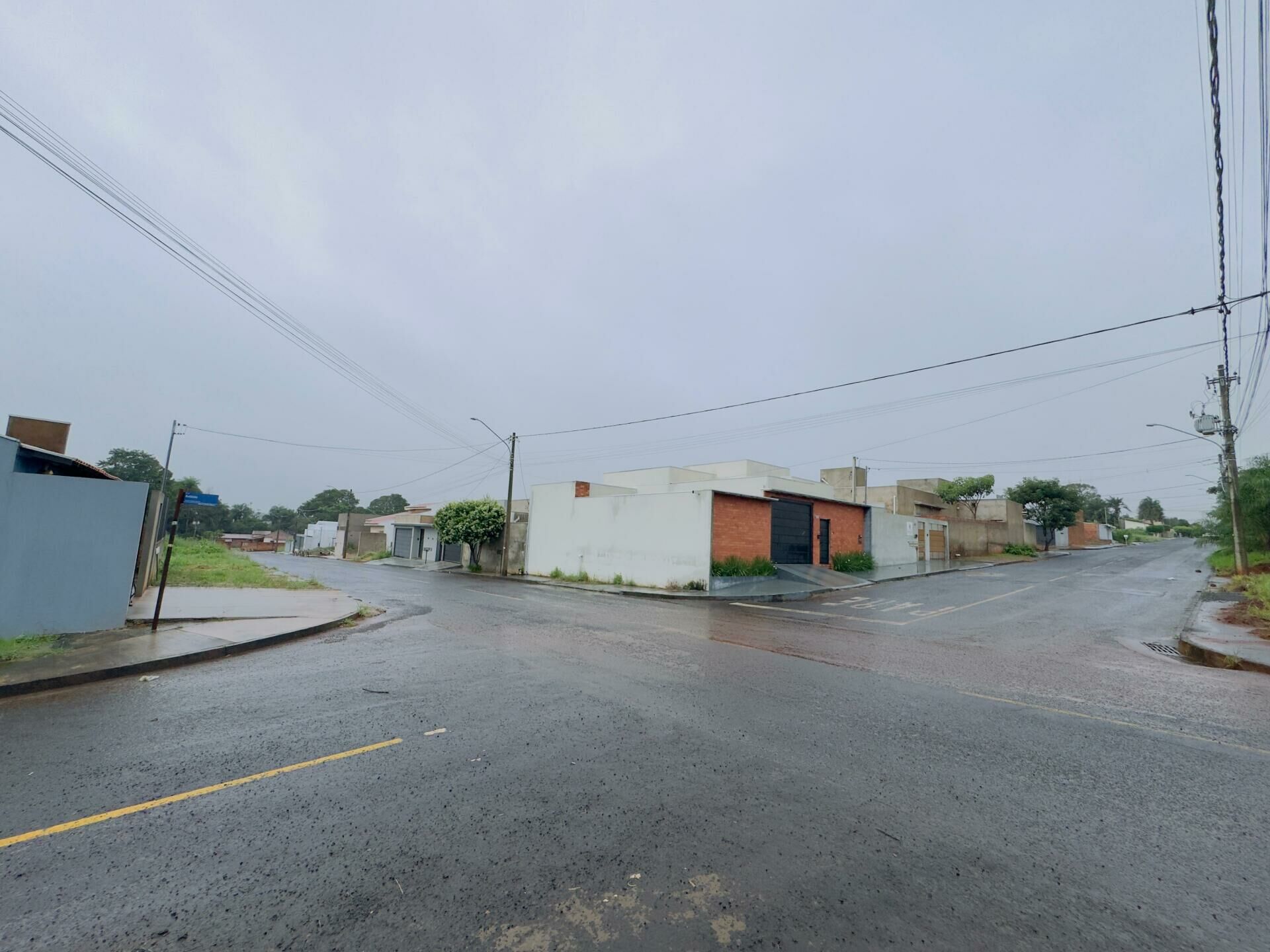 Imagem de compartilhamento para o artigo Após noite chuvosa, quarta amanhece com garoa e tempo fechado em Costa Rica da MS Todo dia