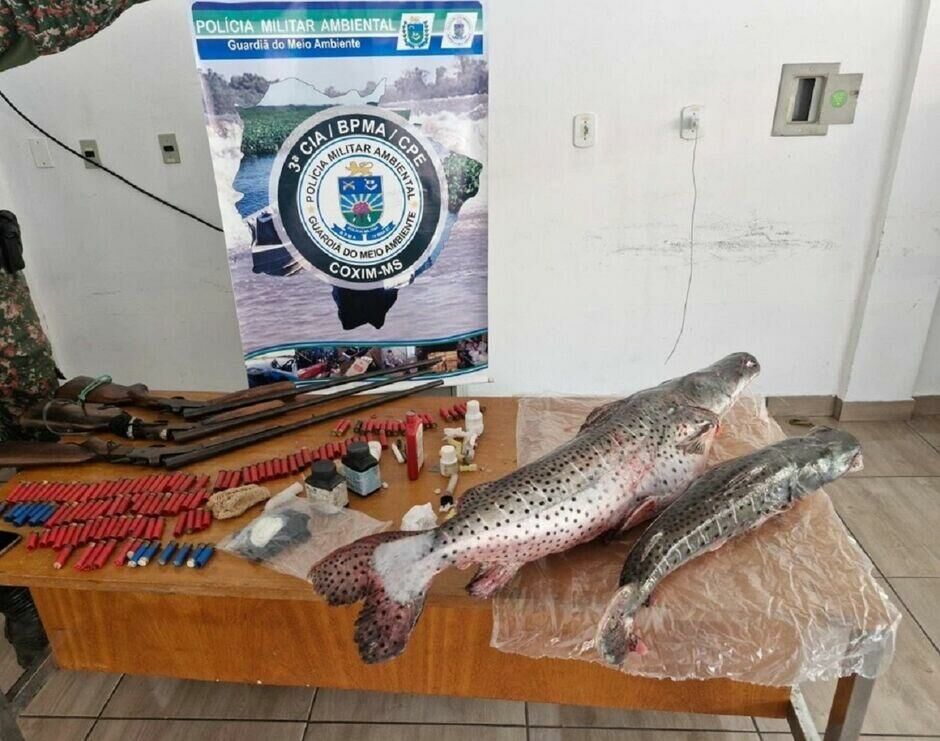 Imagem de compartilhamento para o artigo Homem é multado em R$ 2,7 mil por pesca predatória e posse ilegal de armas em Coxim da MS Todo dia