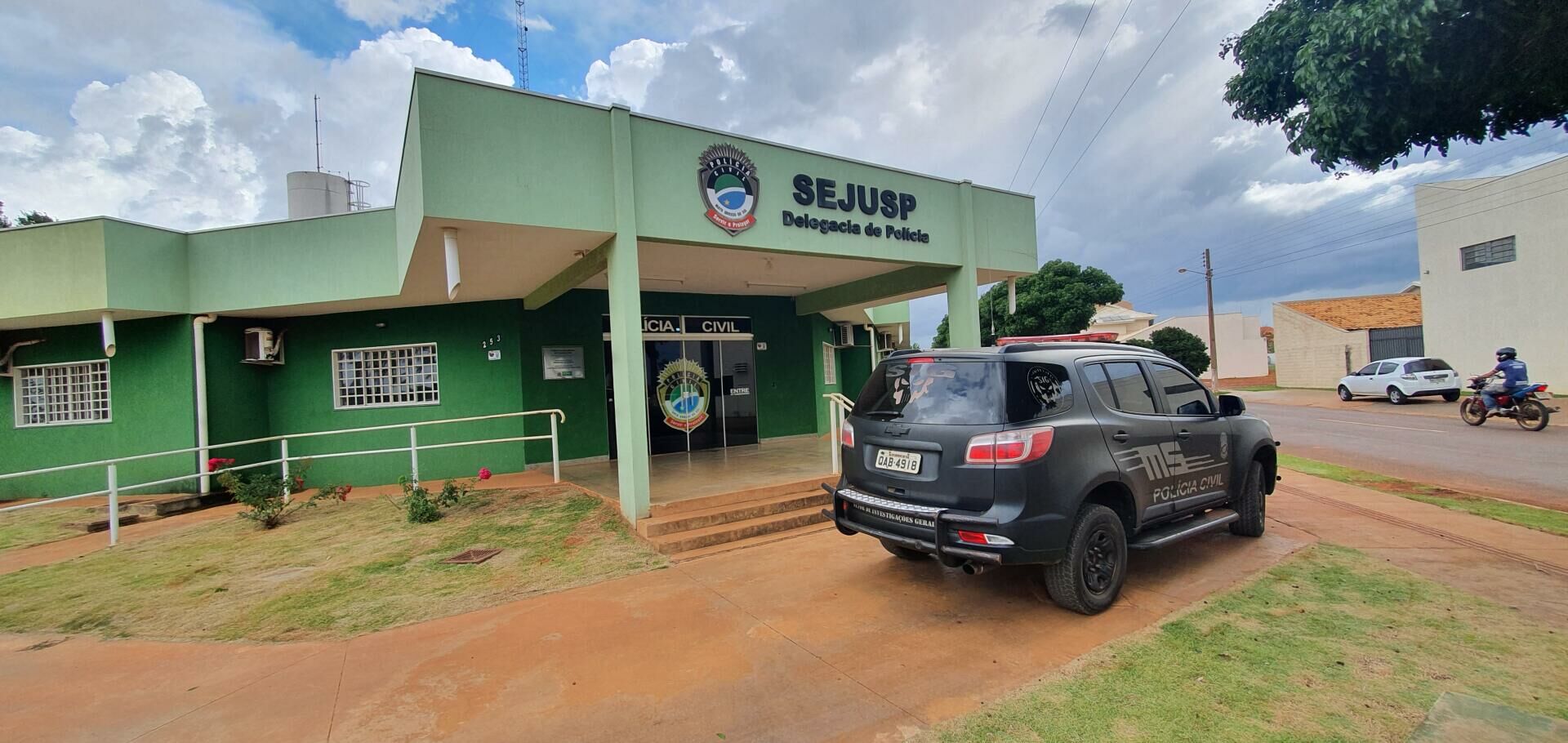 Imagem de compartilhamento para o artigo Homicídio em Chapadão do Sul: Homem de 29 Anos Morto a Tiros e Facadas em Residência da MS Todo dia
