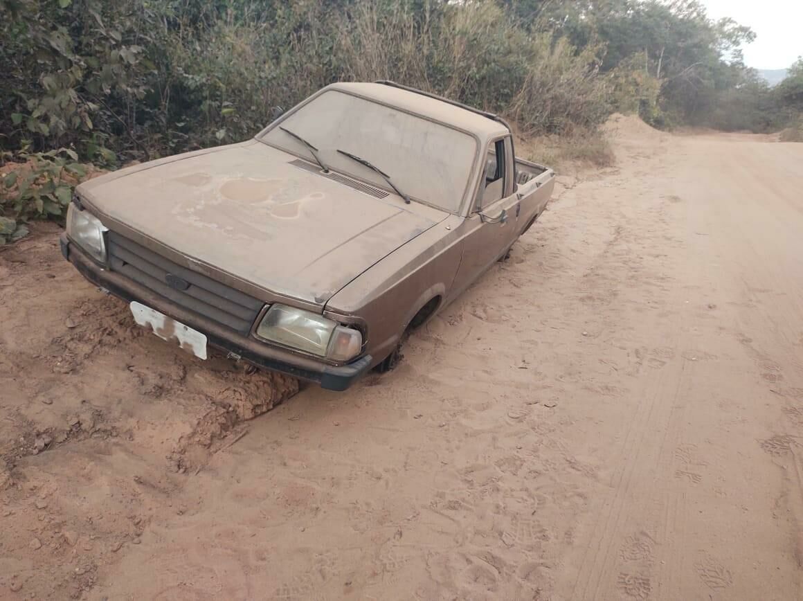 Imagem de compartilhamento para o artigo Veículo furtado no Mato Grosso é encontrado abandonado em estrada vicinal de Rio Verde de MT da MS Todo dia
