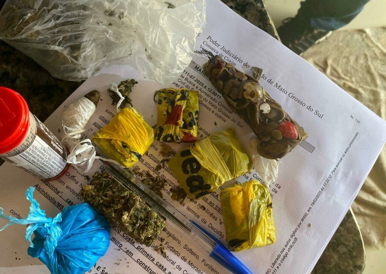Ilustração da notícia Operação policial em Alcinópolis prende três suspeitos por tráfico, estupro de vulnerável e posse de arma da MS Todo dia