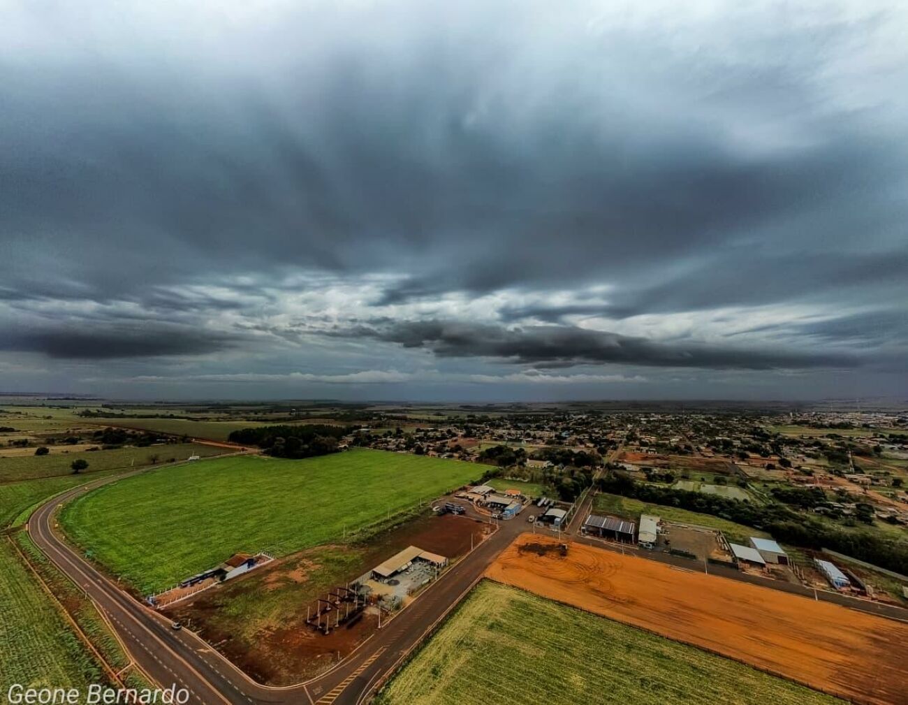 Ilustração da notícia Terça-feira terá calor, risco de tempestades e ventos fortes no Norte e Bolsão de MS da MS Todo dia