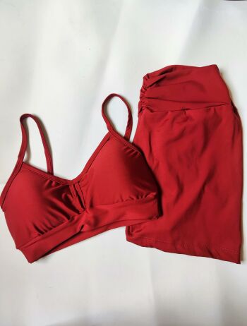 Imagem do produto Conjunto Shorts Cós Drapeado Empina Bumbum e Top com Bojo Poliamida - Vinho - BJRVG - Tamanho G