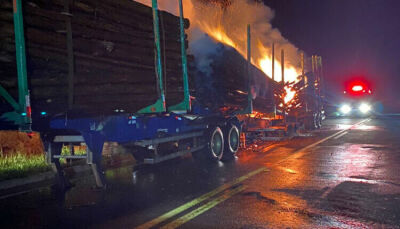 Imagem da notícia Caminhão sofre incêndio na MS 316 em Paraíso das Águas
