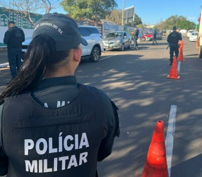 Imagem da notícia PM intensifica operações de blitz em pontos estratégicos de Coxim; Ação segue até sexta-feira