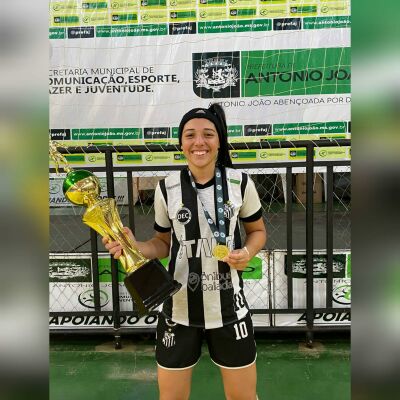 Imagem da notícia Jogadora de Costa Rica é campeã pelo Dec Operário no Campeonato Estadual de Futsal Feminino sub-17