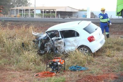 Imagem da notícia Motorista bate em carreta e morre em Aparecida do Taboado