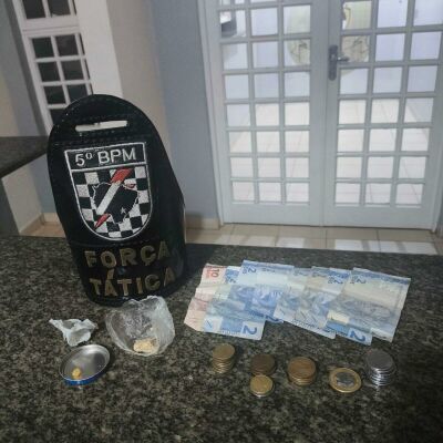 Imagem da notícia Força Tática prende mulher por tráfico de drogas durante madrugada em Coxim