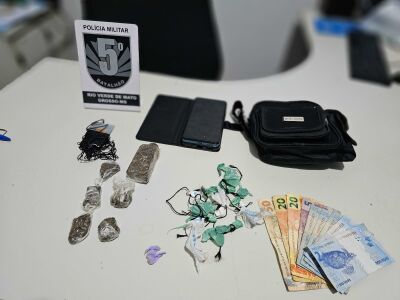 Imagem da notícia Dupla tenta descartar droga ao ver viatura, mas acaba presa em Rio Verde