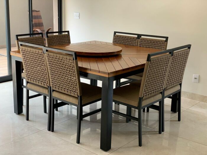 Imagem de https://cdn.interago.com.br/img/jpeg/w_0_q_8/17/mc/Mesas/Mesa Quadrada 150x150cm Teca com 8 Cadeira Rio