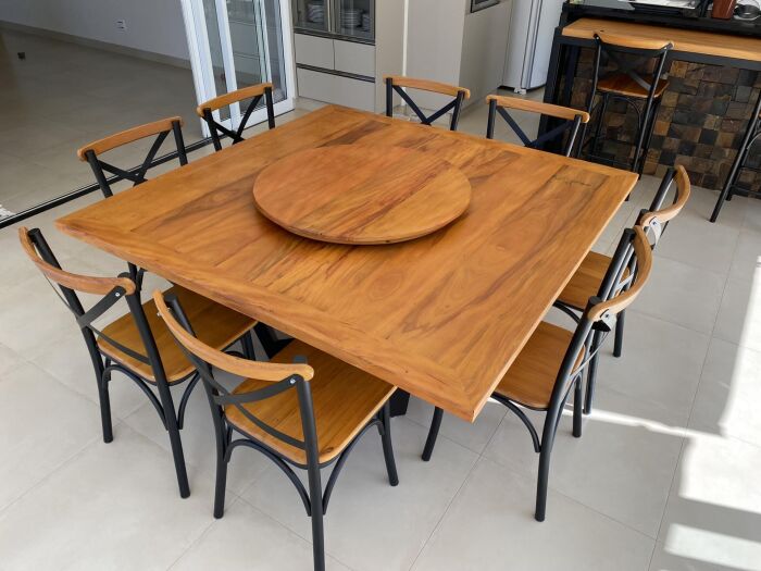 Imagem de https://cdn.interago.com.br/img/jpeg/w_0_q_8/17/mc/Mesas/Mesa Quadrada Peroba Rosa com 8 Cadeira Paris Aluminio