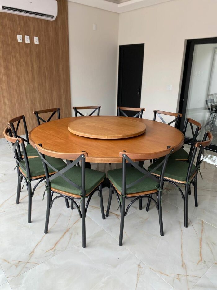 Imagem de https://cdn.interago.com.br/img/jpeg/w_0_q_8/17/mc/Mesas/Mesa Redonda 190cm Jequitibá com Cadeira Paris Aluminio e Futon