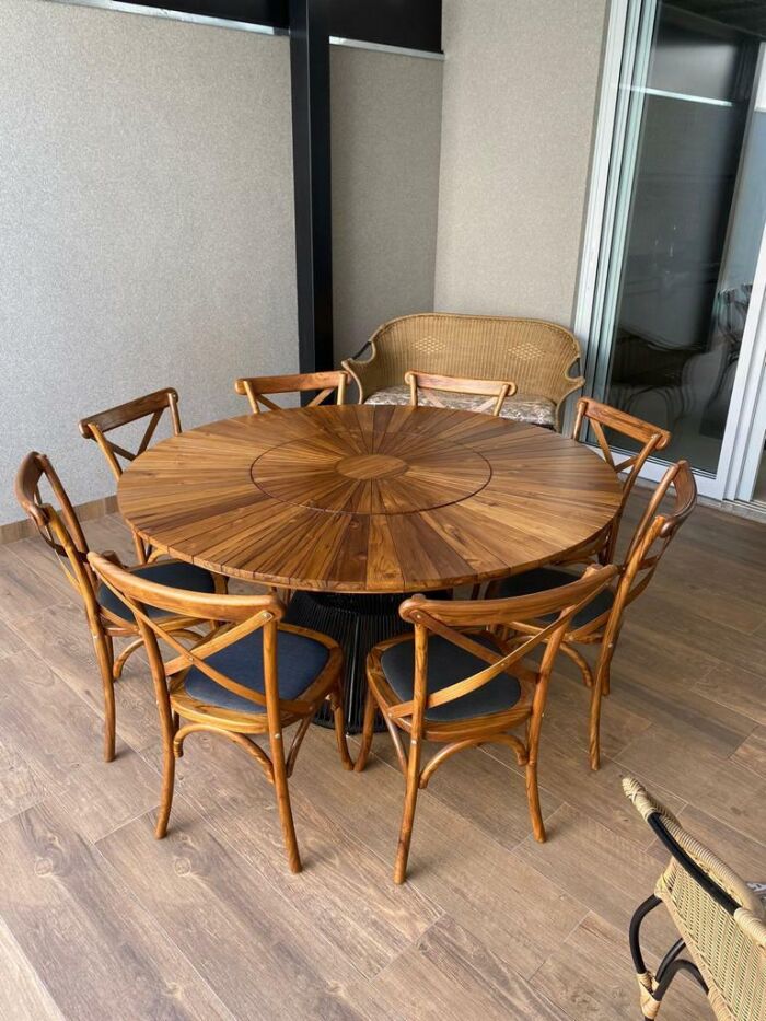 Imagem de https://cdn.interago.com.br/img/jpeg/w_0_q_8/17/mc/Mesas/Mesa Redonda Teca Girassol 160cm com Giratório Embutido