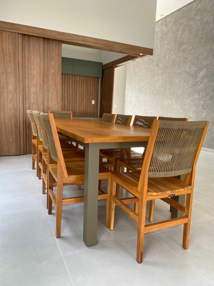 Imagem de https://cdn.interago.com.br/img/jpeg/w_0_q_8/17/mc/Mesas/Mesa Tampo Peroba Rosa com Base em Aluminio Cor Fendi e 10 Cadeiras Confort Corda Fendi