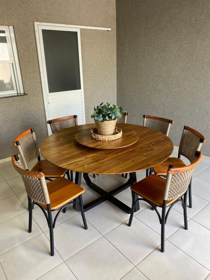 Imagem de https://cdn.interago.com.br/img/jpeg/w_0_q_8/17/mc/Mesas/Mesa Teca Redonda Borda Chanfrada com Base Aluminio