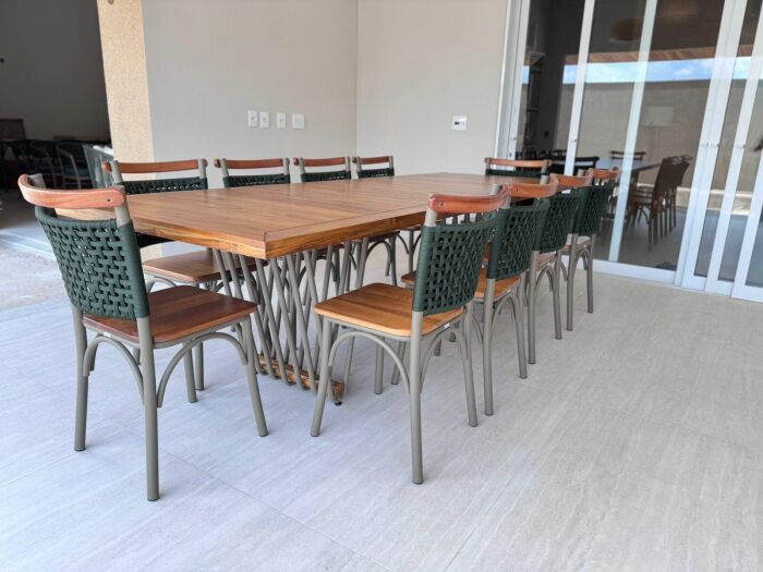 Imagem de https://cdn.interago.com.br/img/jpeg/w_0_q_8/17/mc/Mesas/Mesa Verona 280x100cm Base Fendi com Cadeira Milano