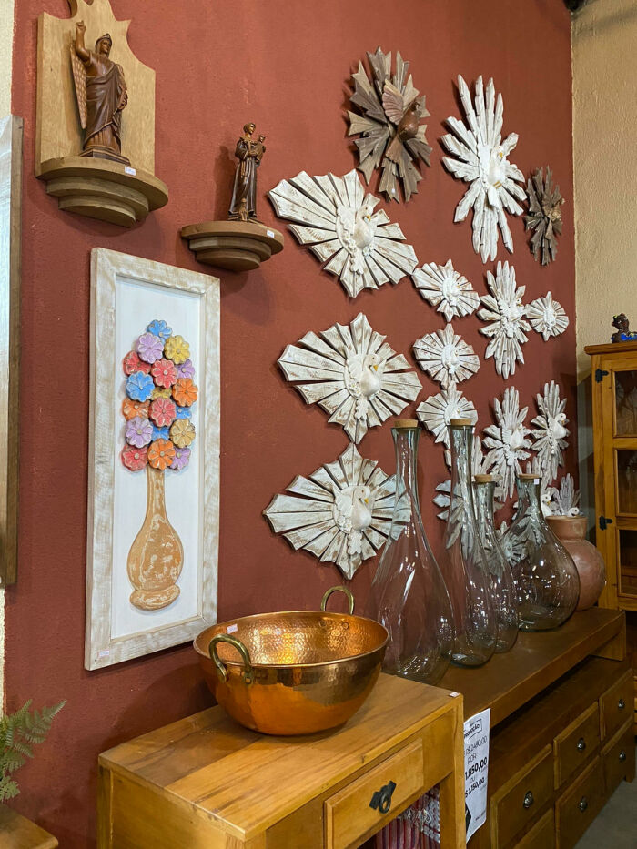 Imagem de https://cdn.interago.com.br/img/jpeg/w_0_q_8/17/mc/Pra Decorar/Divino Espirito Santo