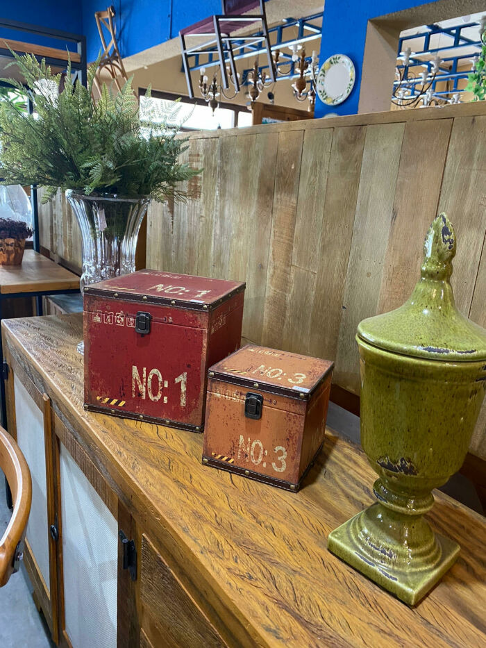 Imagem de https://cdn.interago.com.br/img/jpeg/w_0_q_8/17/mc/Pra Decorar/Vaso Clássico Cerâmica