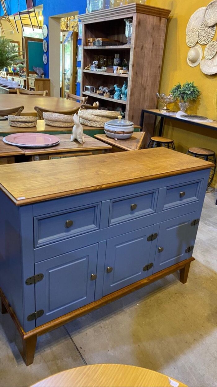 Imagem de https://cdn.interago.com.br/img/jpeg/w_0_q_8/17/mc/Selecionamos para voce/Buffet Color 3 Portas 3 Gavetas